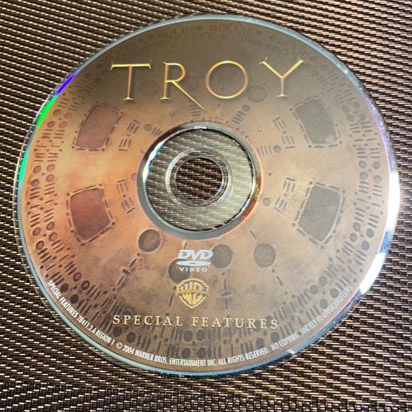 DVD: Troy + Special Features Disc - Picture 3 of 4